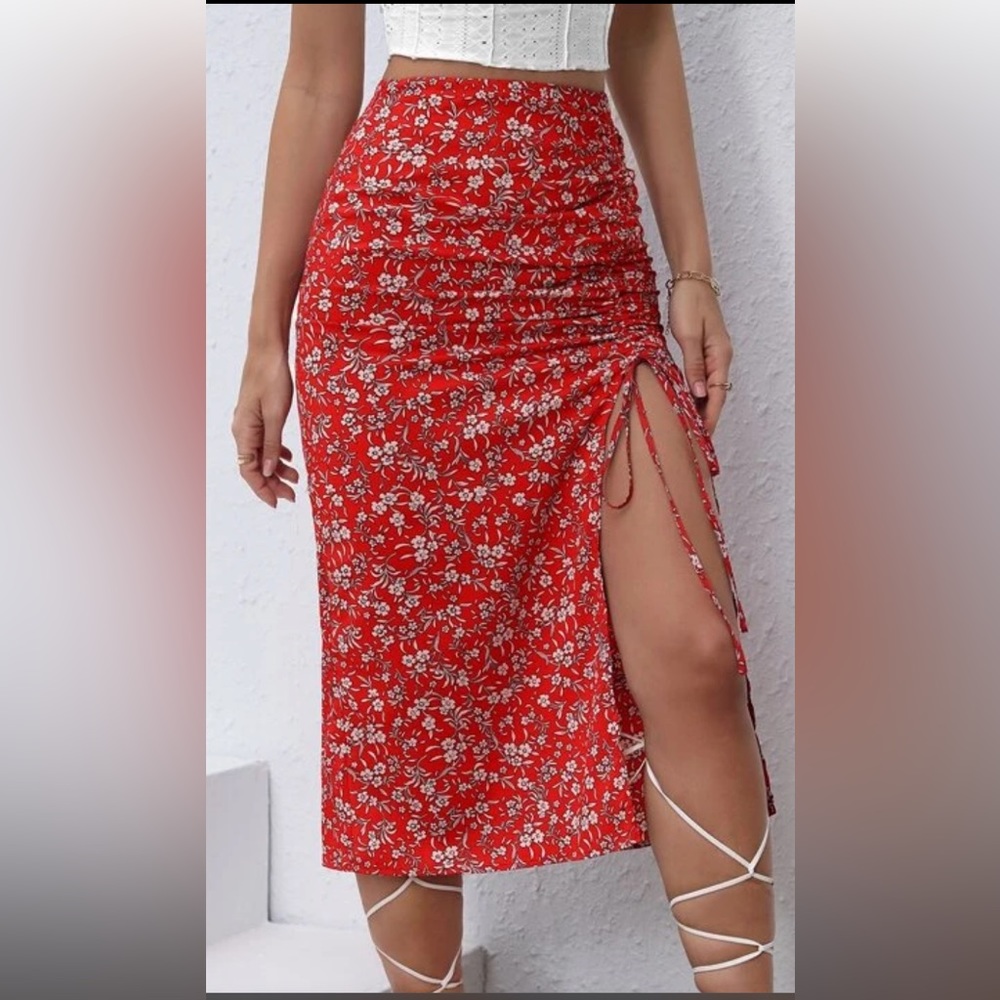 🌟🔥 BOGO Sale🔥🌟 SHEIN yellow/ floral midi skirt with rushing